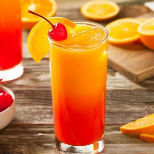 Mocktail Cendrillon avec Jus de citron, orange, grenadine et eau gazeuse