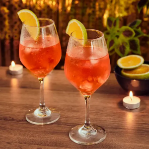 Mocktail virgin spritz avec Schweppes, orange et grenadine