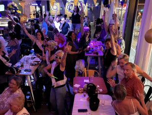 Soirée festive au Bar Ambiance Konvivio Béziers